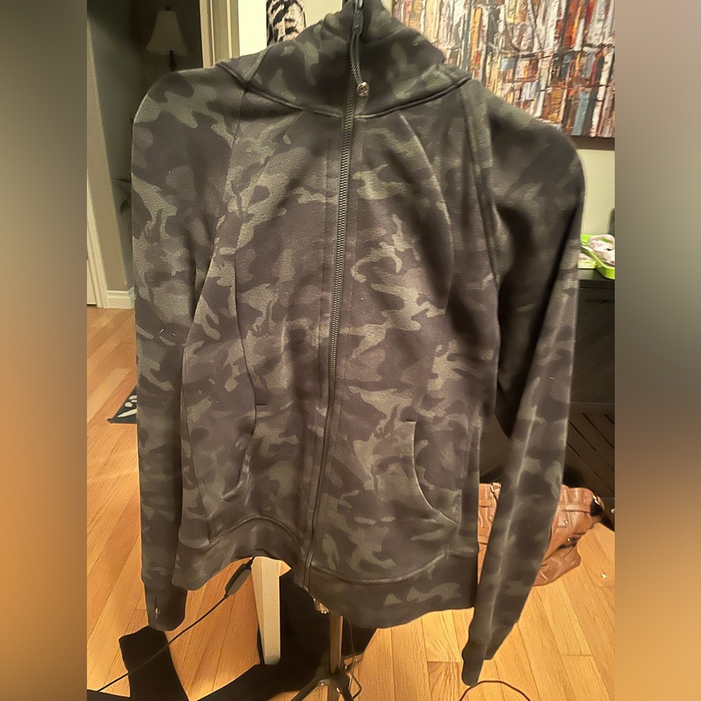 lululemon athletica Scuba Hoodie US8 Green Camouflage - Picture 5 of 9